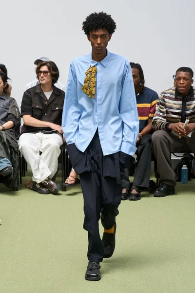 Look 4